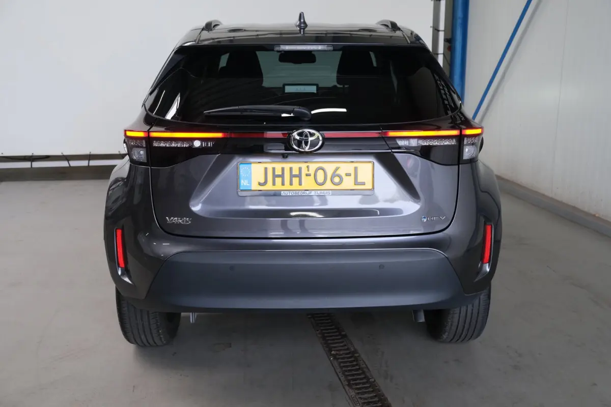 1.5 Hybrid 130 GR SPORT - Airco, Cruise, Virtual display, Camera, Stoel/stuur verwarming, PDC, Navi.