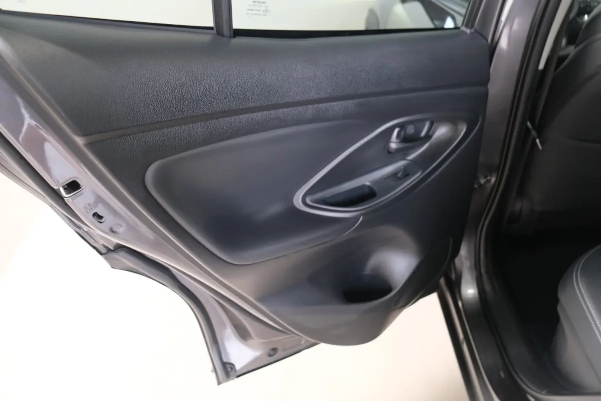 1.5 Hybrid 130 GR SPORT - Airco, Cruise, Virtual display, Camera, Stoel/stuur verwarming, PDC, Navi.