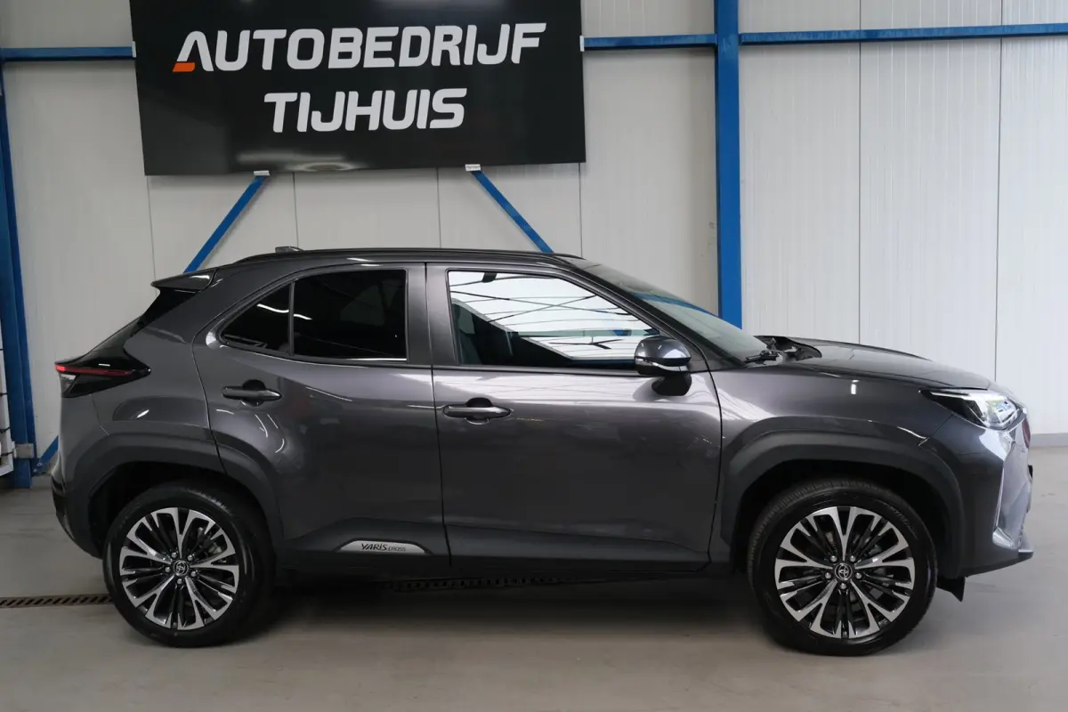 1.5 Hybrid 130 GR SPORT - Airco, Cruise, Virtual display, Camera, Stoel/stuur verwarming, PDC, Navi.