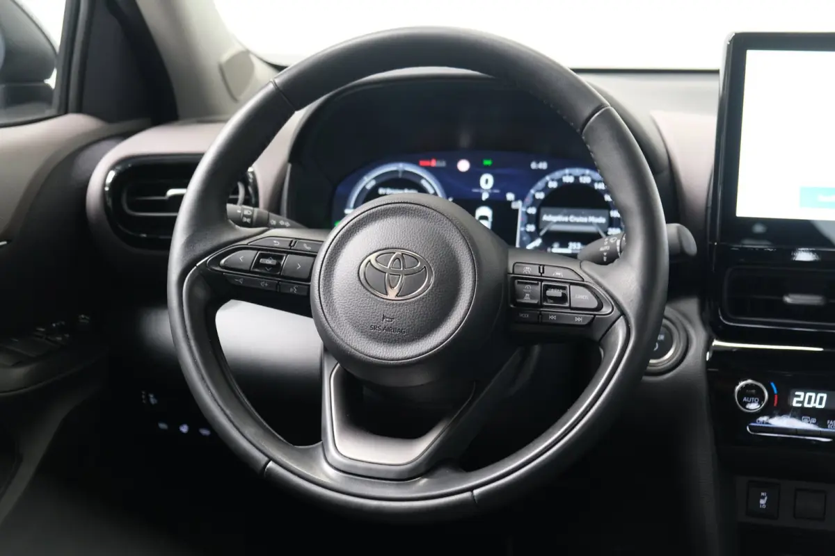 1.5 Hybrid 130 GR SPORT - Airco, Cruise, Virtual display, Camera, Stoel/stuur verwarming, PDC, Navi.