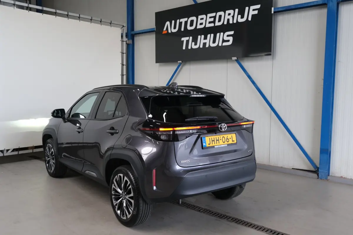 1.5 Hybrid 130 GR SPORT - Airco, Cruise, Virtual display, Camera, Stoel/stuur verwarming, PDC, Navi.
