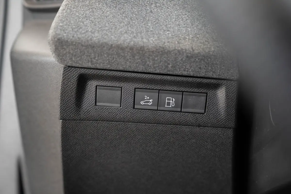 1.6 Turbo Plug-in-Hybrid GS | Tot 8 Jaar Garantie | Lederen bekleding | Trekhaak | Panoramadak | 20 Inch velgen | Stoel & Stuuverwarming | 7.4 KW Lader | Focal Audio |