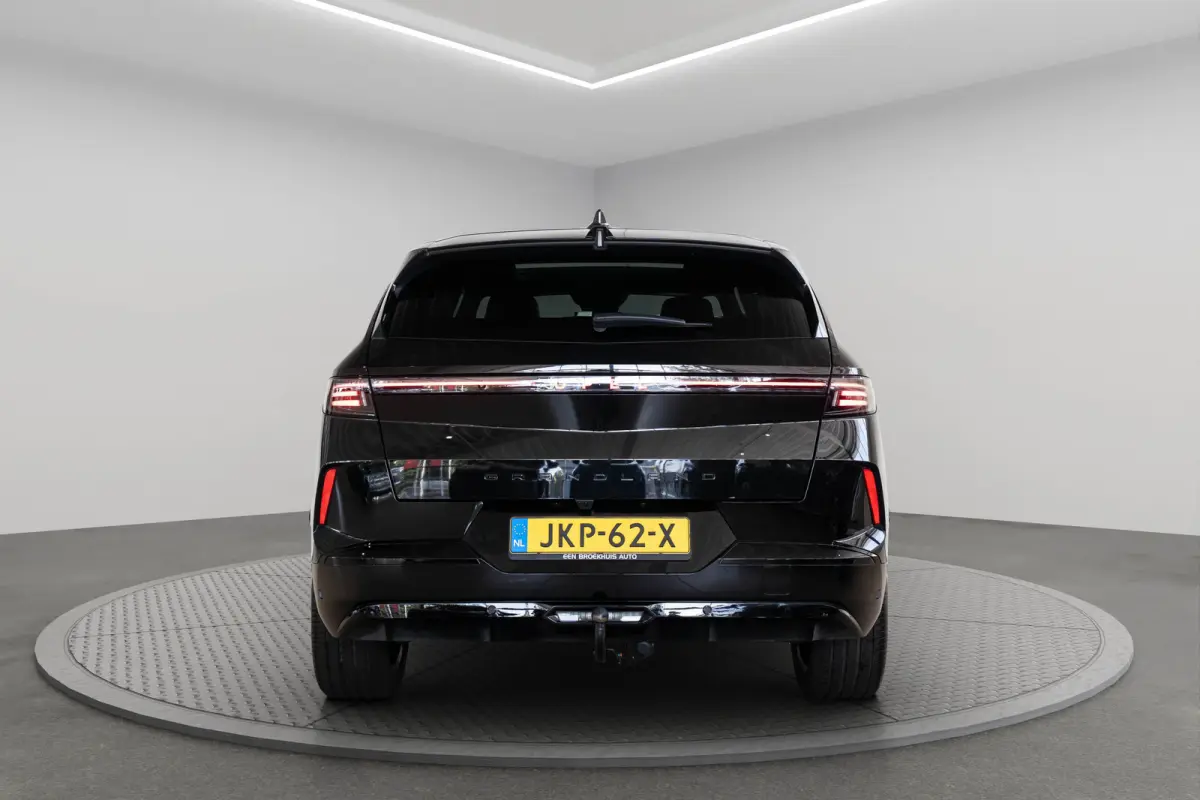 1.6 Turbo Plug-in-Hybrid GS | Tot 8 Jaar Garantie | Lederen bekleding | Trekhaak | Panoramadak | 20 Inch velgen | Stoel & Stuuverwarming | 7.4 KW Lader | Focal Audio |