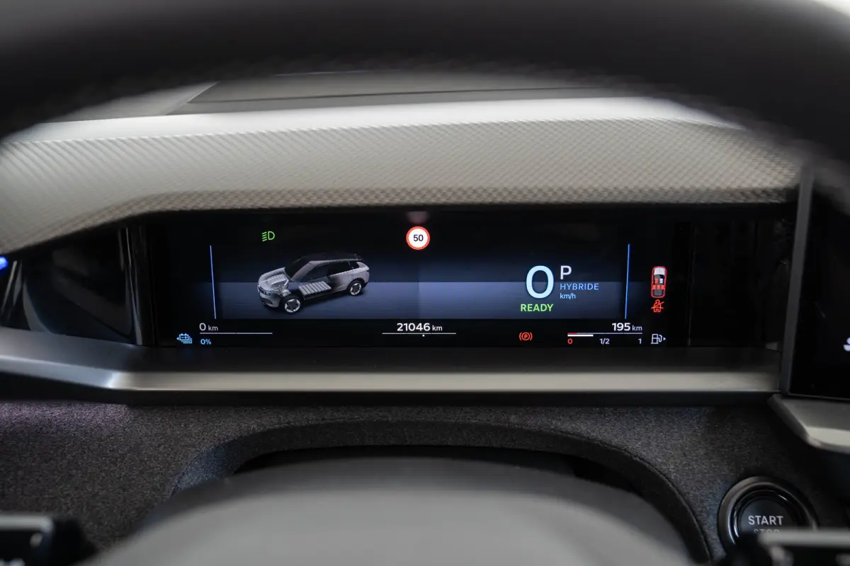 1.6 Turbo Plug-in-Hybrid GS | Tot 8 Jaar Garantie | Lederen bekleding | Trekhaak | Panoramadak | 20 Inch velgen | Stoel & Stuuverwarming | 7.4 KW Lader | Focal Audio |