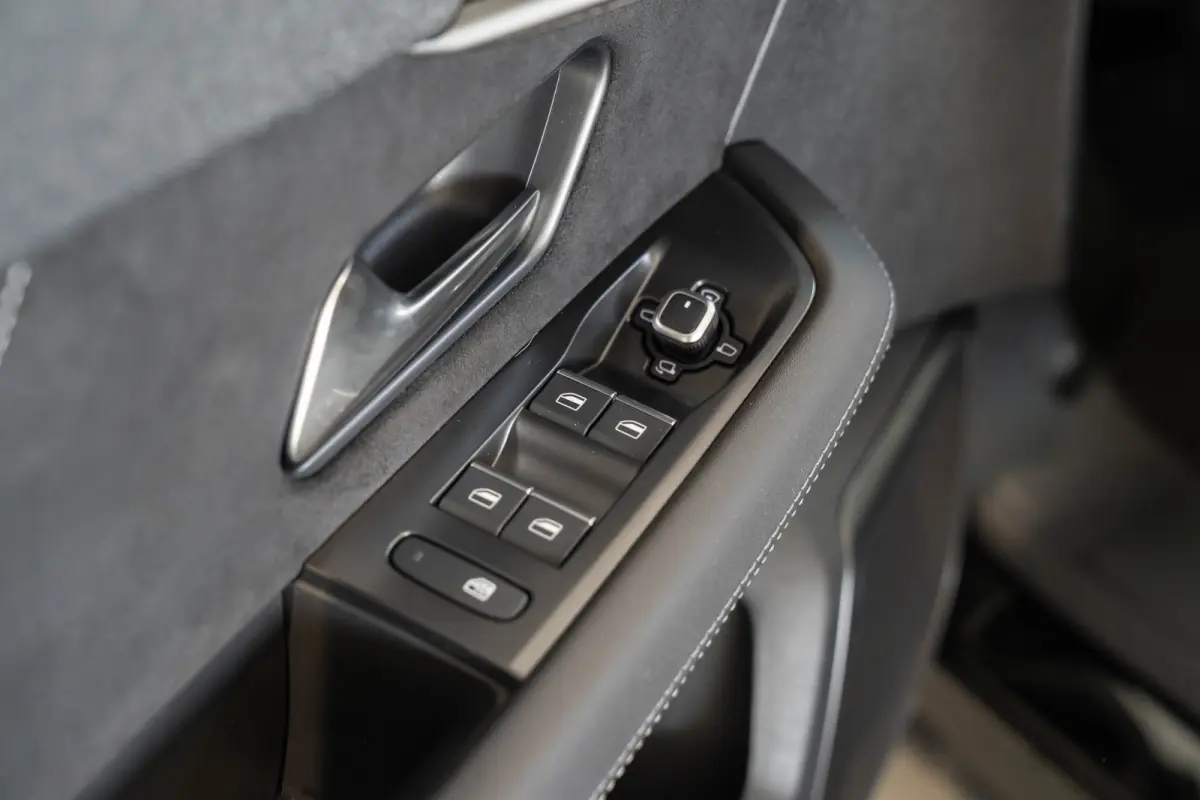 1.6 Turbo Plug-in-Hybrid GS | Tot 8 Jaar Garantie | Lederen bekleding | Trekhaak | Panoramadak | 20 Inch velgen | Stoel & Stuuverwarming | 7.4 KW Lader | Focal Audio |