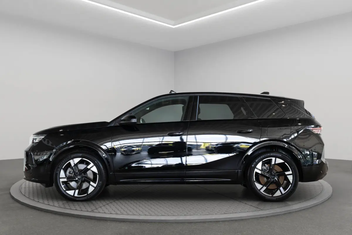 1.6 Turbo Plug-in-Hybrid GS | Tot 8 Jaar Garantie | Lederen bekleding | Trekhaak | Panoramadak | 20 Inch velgen | Stoel & Stuuverwarming | 7.4 KW Lader | Focal Audio |