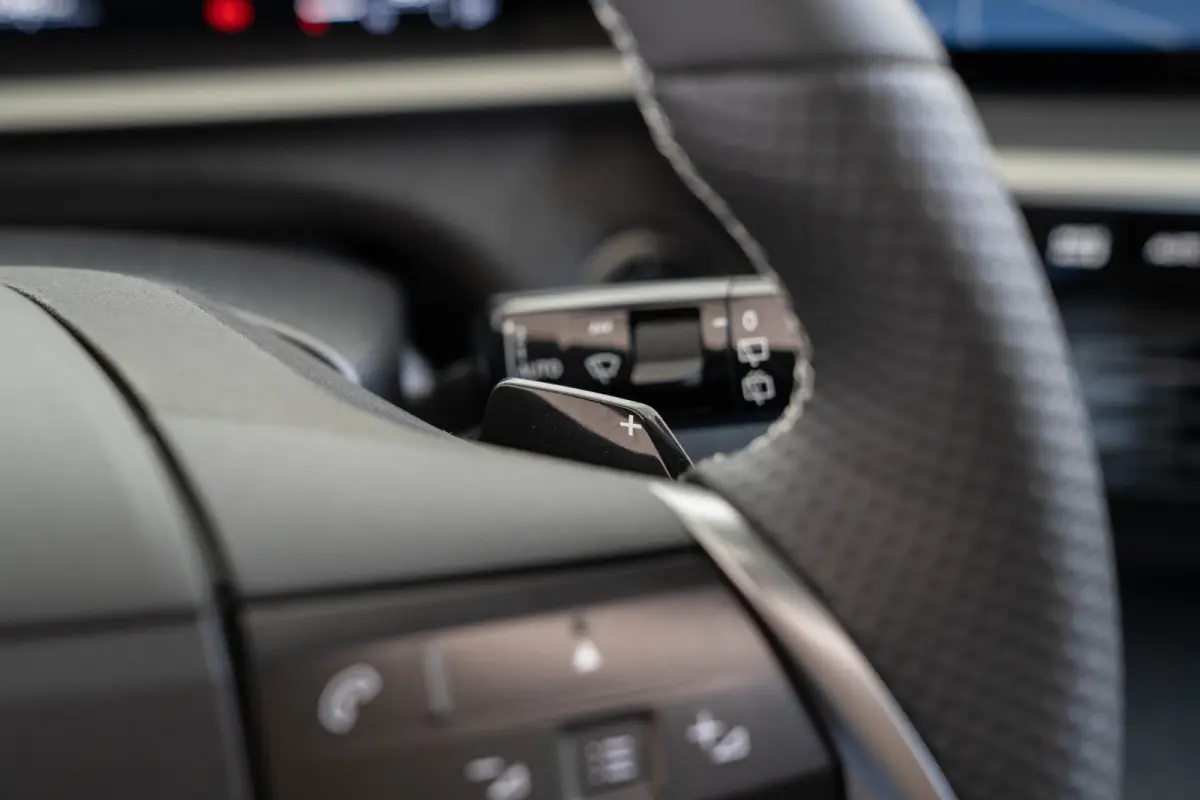 1.6 Turbo Plug-in-Hybrid GS | Tot 8 Jaar Garantie | Lederen bekleding | Trekhaak | Panoramadak | 20 Inch velgen | Stoel & Stuuverwarming | 7.4 KW Lader | Focal Audio |