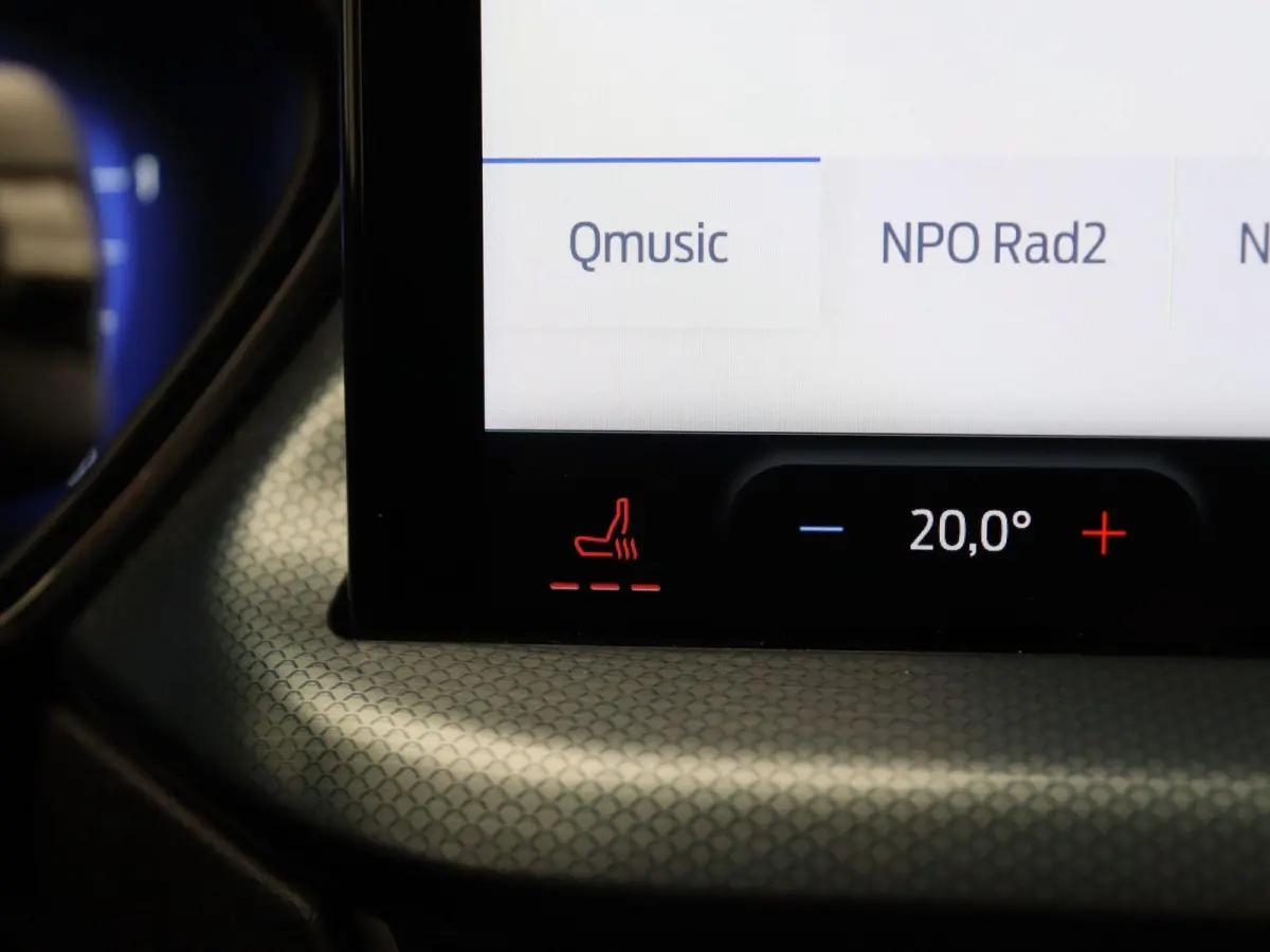 1.0 EcoBoost Hybrid Active Style | Cruise Control | Climate Control | Navigatie systeem | Apple Carplay & Android Auto | Stuurverwarming | Stoelverwarming | Achteruitrijcamera | Trekhaak |