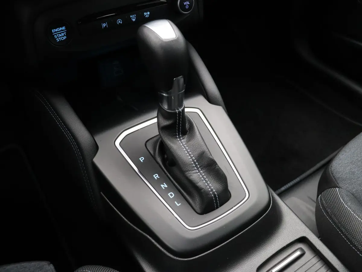 1.0 EcoBoost Hybrid Active Style | Cruise Control | Climate Control | Navigatie systeem | Apple Carplay & Android Auto | Stuurverwarming | Stoelverwarming | Achteruitrijcamera | Trekhaak |