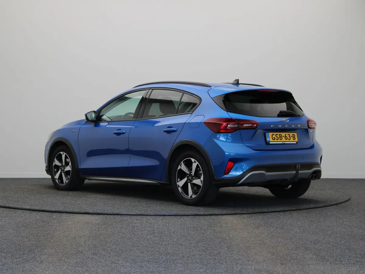 1.0 EcoBoost Hybrid Active Style | Cruise Control | Climate Control | Navigatie systeem | Apple Carplay & Android Auto | Stuurverwarming | Stoelverwarming | Achteruitrijcamera | Trekhaak |