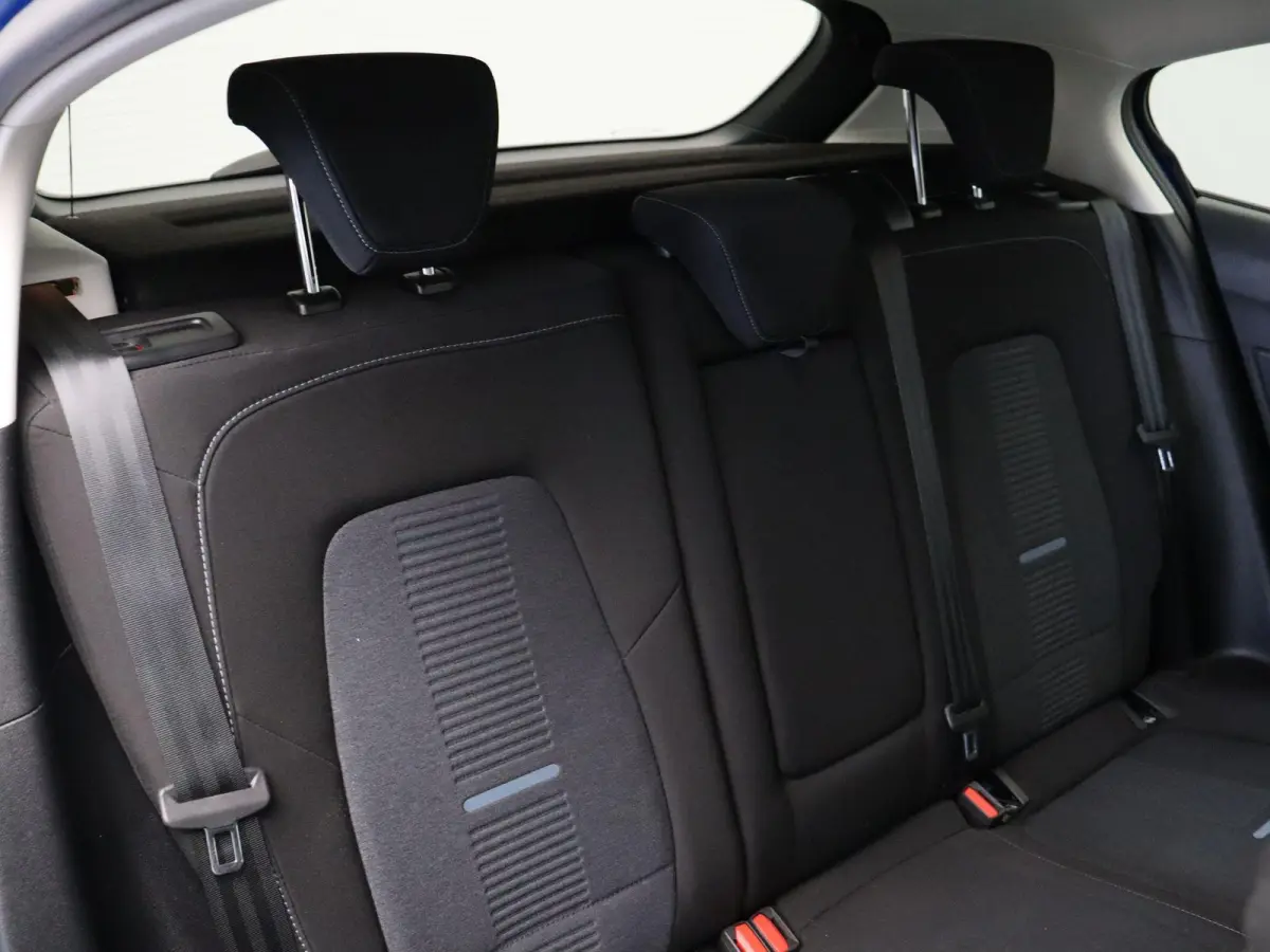 1.0 EcoBoost Hybrid Active Style | Cruise Control | Climate Control | Navigatie systeem | Apple Carplay & Android Auto | Stuurverwarming | Stoelverwarming | Achteruitrijcamera | Trekhaak |