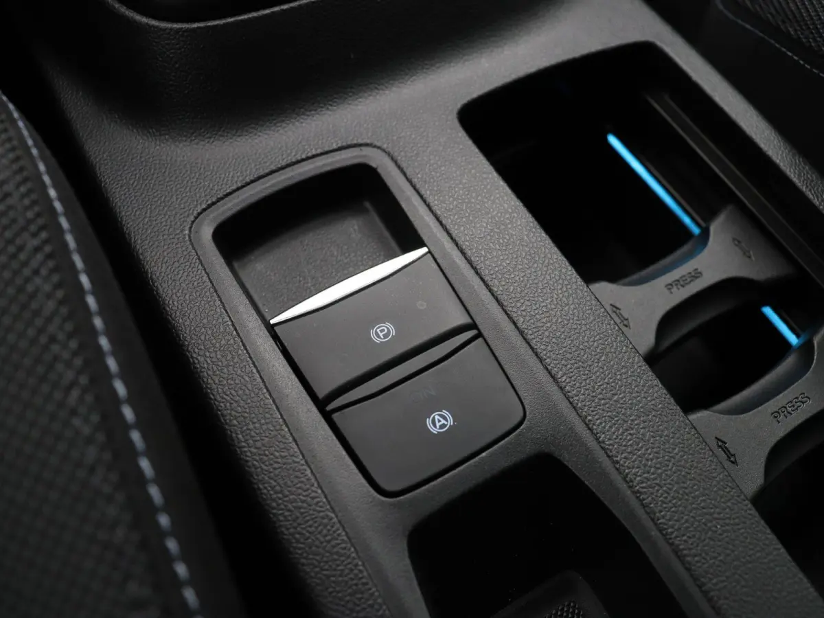 1.0 EcoBoost Hybrid Active Style | Cruise Control | Climate Control | Navigatie systeem | Apple Carplay & Android Auto | Stuurverwarming | Stoelverwarming | Achteruitrijcamera | Trekhaak |