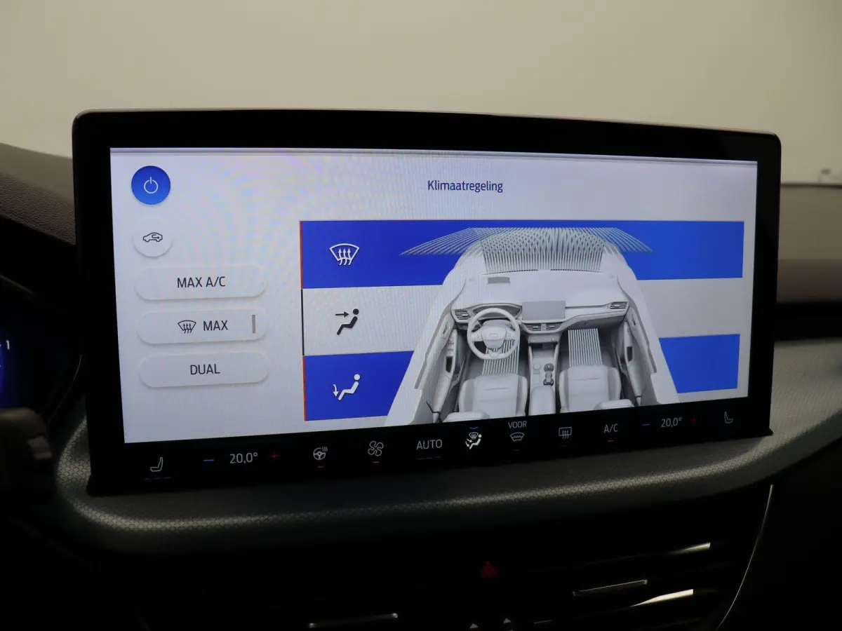 1.0 EcoBoost Hybrid Active Style | Cruise Control | Climate Control | Navigatie systeem | Apple Carplay & Android Auto | Stuurverwarming | Stoelverwarming | Achteruitrijcamera | Trekhaak |