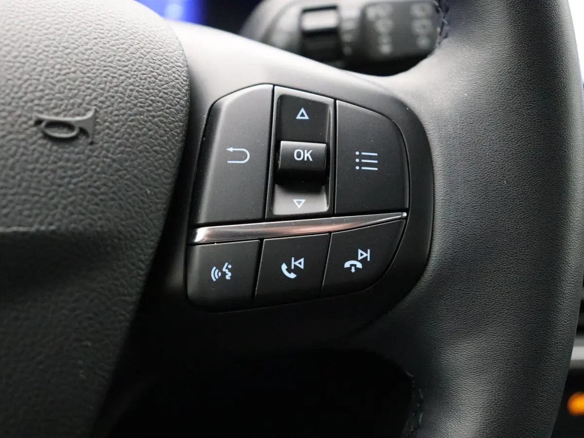 1.0 EcoBoost Hybrid Active Style | Cruise Control | Climate Control | Navigatie systeem | Apple Carplay & Android Auto | Stuurverwarming | Stoelverwarming | Achteruitrijcamera | Trekhaak |
