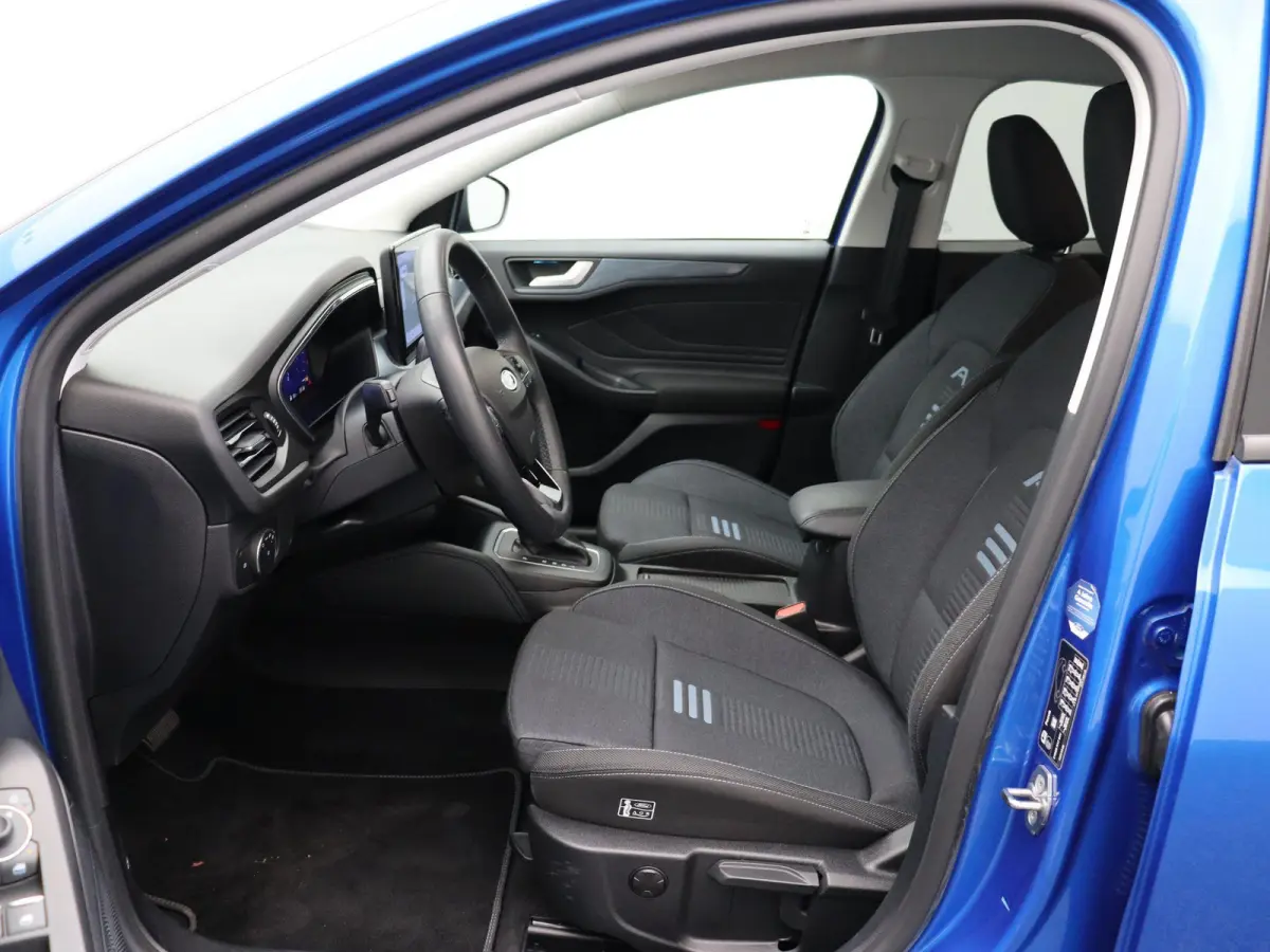 1.0 EcoBoost Hybrid Active Style | Cruise Control | Climate Control | Navigatie systeem | Apple Carplay & Android Auto | Stuurverwarming | Stoelverwarming | Achteruitrijcamera | Trekhaak |