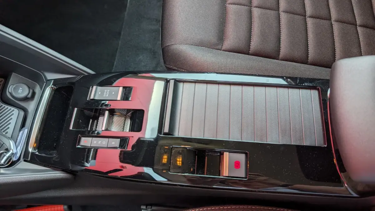 Collection 156pk Extended range 54 kWh | Navigatie | Apple Carplay / Android Auto | Camera | Stoelverwarming | Voorruit verwarming | Getint Glas | Cruise Control | | Achteruitrijcamera | Air