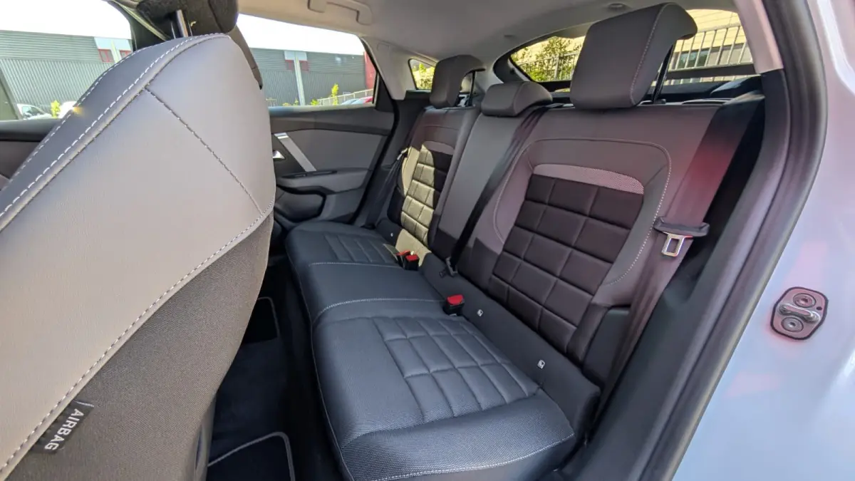 Collection 156pk Extended range 54 kWh | Navigatie | Apple Carplay / Android Auto | Camera | Stoelverwarming | Voorruit verwarming | Getint Glas | Cruise Control | | Achteruitrijcamera | Air