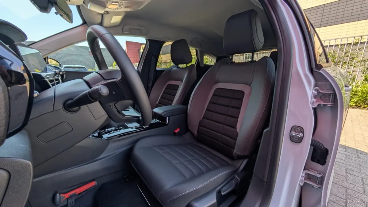 Collection 156pk Extended range 54 kWh | Navigatie | Apple Carplay / Android Auto | Camera | Stoelverwarming | Voorruit verwarming | Getint Glas | Cruise Control | | Achteruitrijcamera | Air