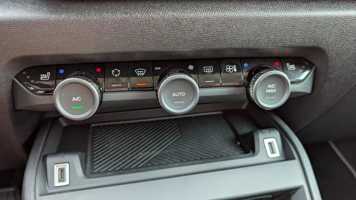 Collection 156pk Extended range 54 kWh | Navigatie | Apple Carplay / Android Auto | Camera | Stoelverwarming | Voorruit verwarming | Getint Glas | Cruise Control | | Achteruitrijcamera | Air