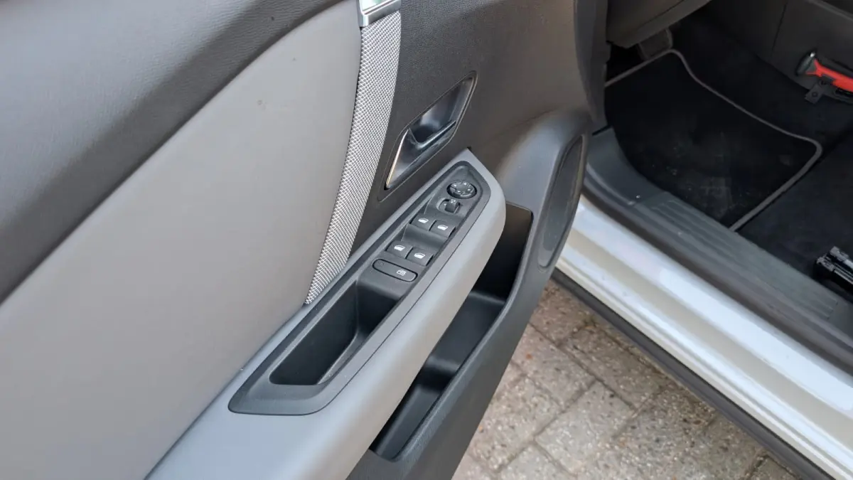 Collection 156pk Extended range 54 kWh | Navigatie | Apple Carplay / Android Auto | Camera | Stoelverwarming | Voorruit verwarming | Getint Glas | Cruise Control | | Achteruitrijcamera | Air
