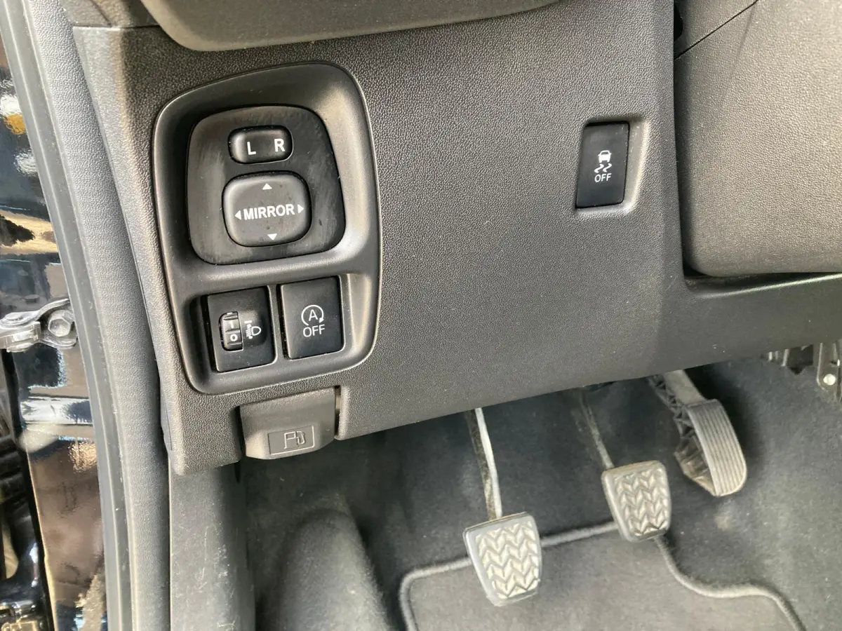1.0 VVT-i X-Play | 2021 | Achteruitrijcamera | Multimedia | Airco