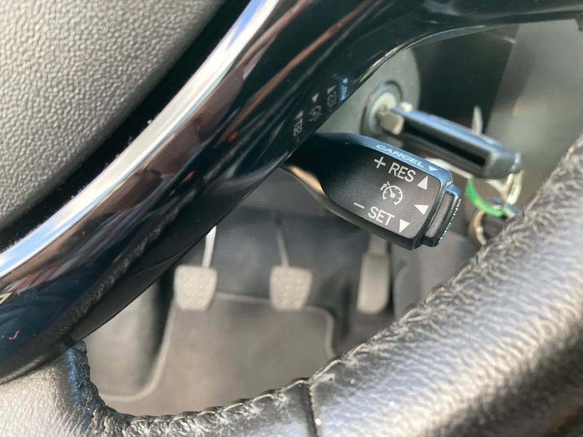 1.0 VVT-i X-Play | 2021 | Achteruitrijcamera | Multimedia | Airco