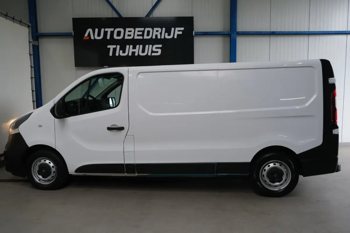 1.6 CDTI L2H1 3p Edition EcoFlex - Airco, PDC, Trekhaak.