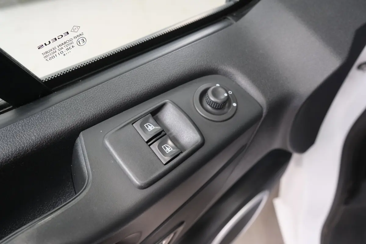 1.6 CDTI L2H1 3p Edition EcoFlex - Airco, PDC, Trekhaak.
