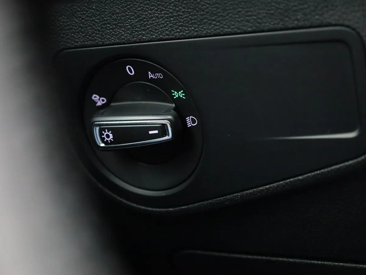 1.5 TSI Elegance 150 PK| Dealeronderhouden | Trekhaak | Navigatie | Achteruitrijcamera | Climatronic ( 3 zones ) | Parkeersensoren + Assistent | Achterklep Elektrisch