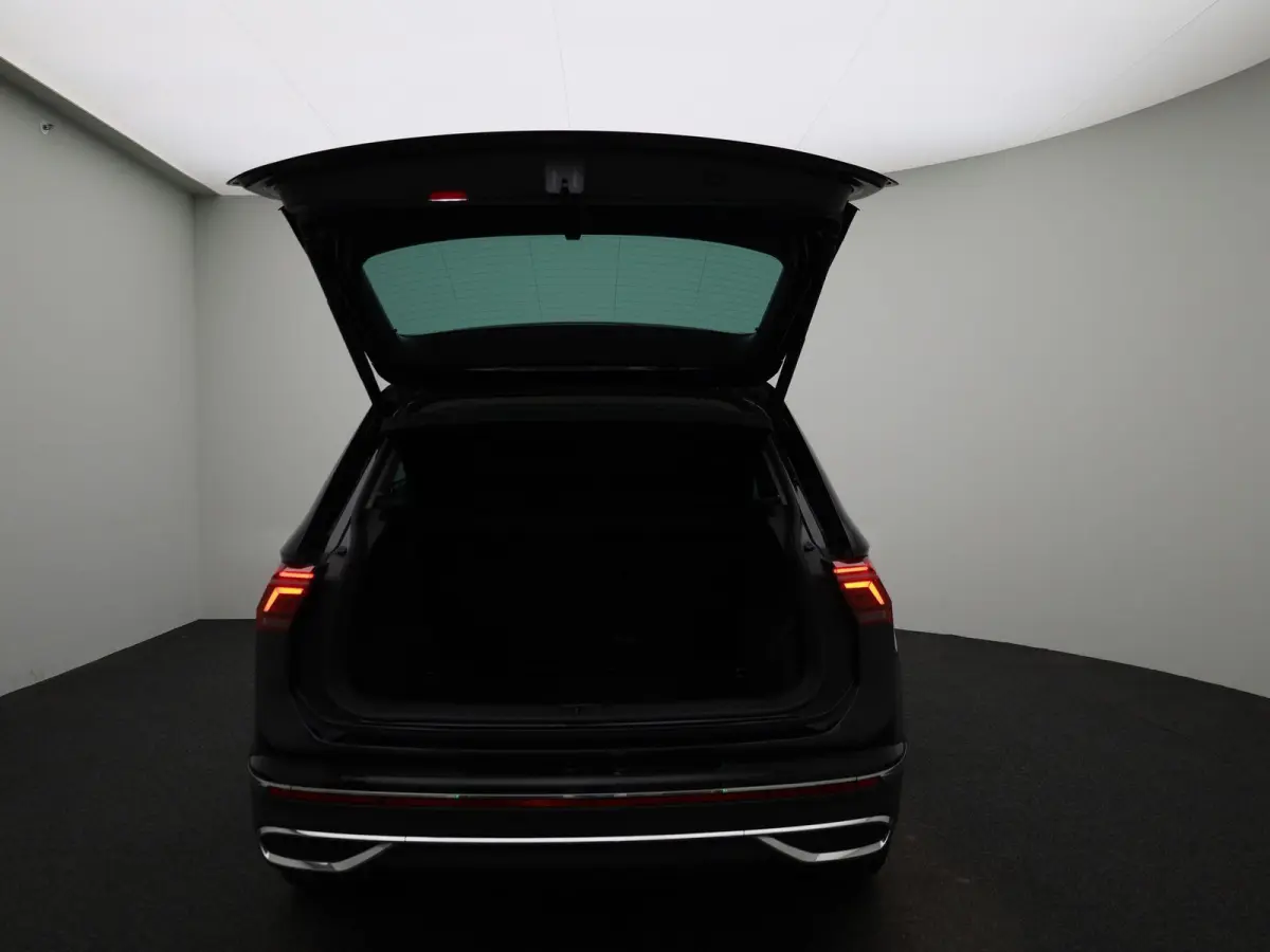 1.5 TSI Elegance 150 PK| Dealeronderhouden | Trekhaak | Navigatie | Achteruitrijcamera | Climatronic ( 3 zones ) | Parkeersensoren + Assistent | Achterklep Elektrisch