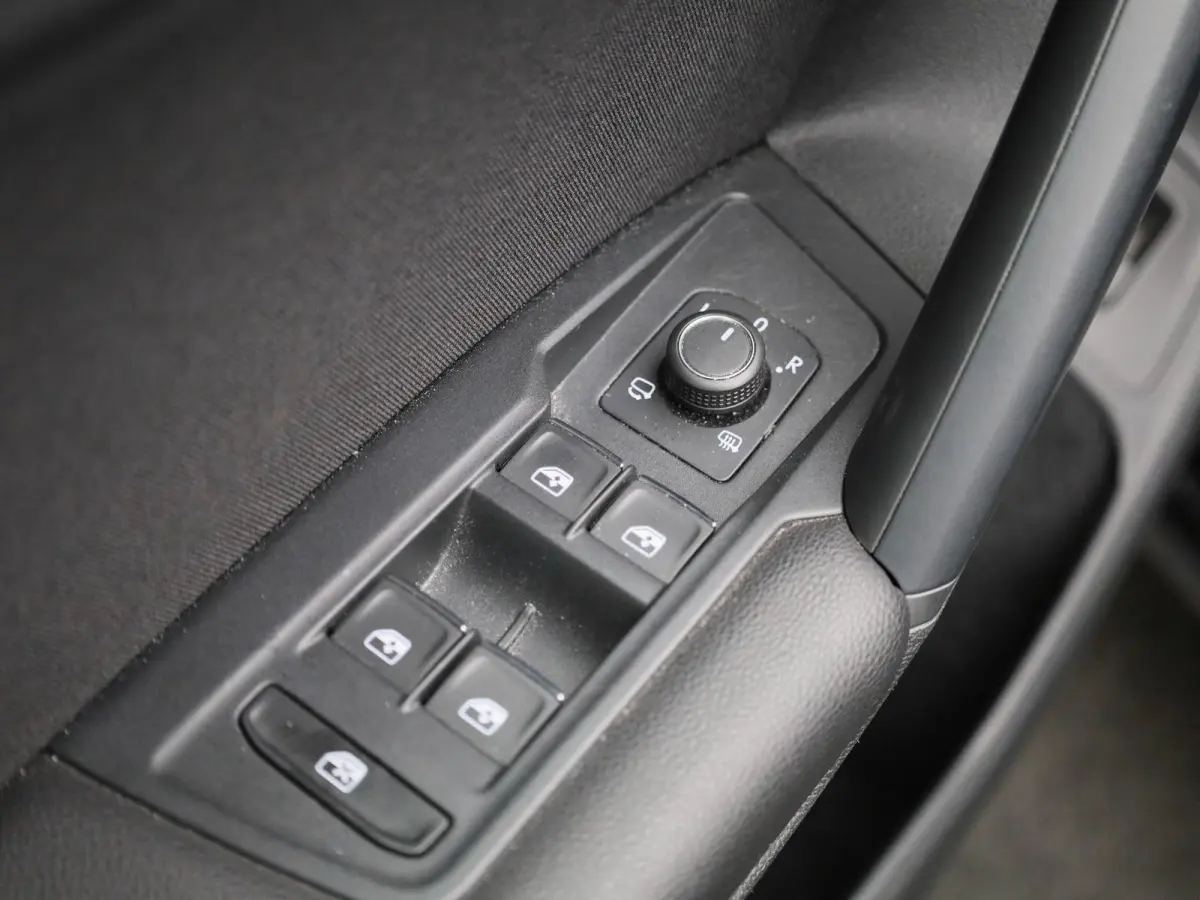 1.5 TSI Elegance 150 PK| Dealeronderhouden | Trekhaak | Navigatie | Achteruitrijcamera | Climatronic ( 3 zones ) | Parkeersensoren + Assistent | Achterklep Elektrisch