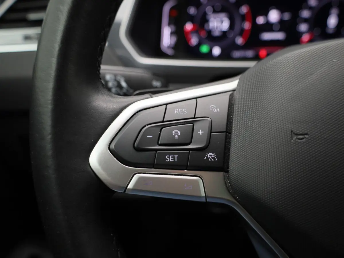 1.5 TSI Elegance 150 PK| Dealeronderhouden | Trekhaak | Navigatie | Achteruitrijcamera | Climatronic ( 3 zones ) | Parkeersensoren + Assistent | Achterklep Elektrisch
