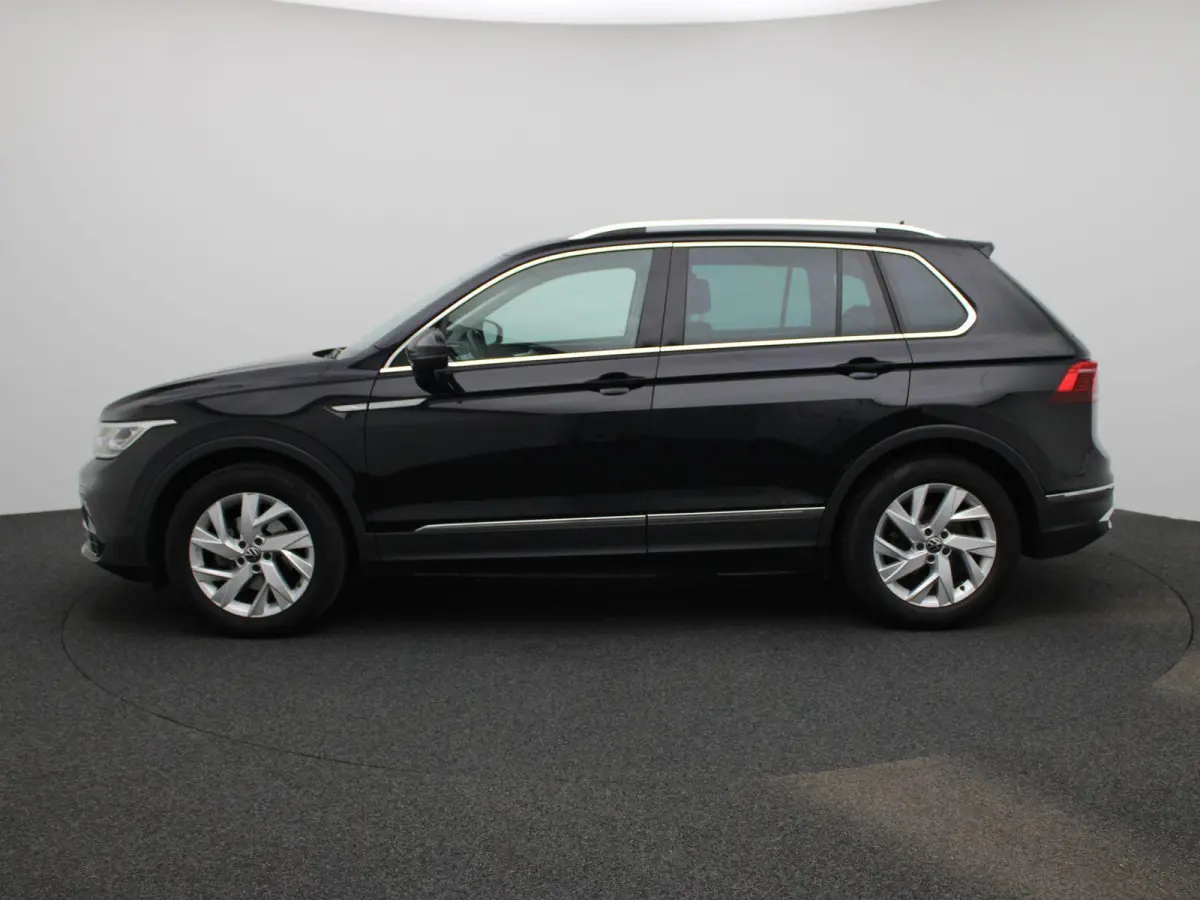 1.5 TSI Elegance 150 PK| Dealeronderhouden | Trekhaak | Navigatie | Achteruitrijcamera | Climatronic ( 3 zones ) | Parkeersensoren + Assistent | Achterklep Elektrisch