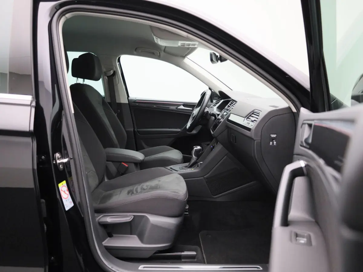 1.5 TSI Elegance 150 PK| Dealeronderhouden | Trekhaak | Navigatie | Achteruitrijcamera | Climatronic ( 3 zones ) | Parkeersensoren + Assistent | Achterklep Elektrisch