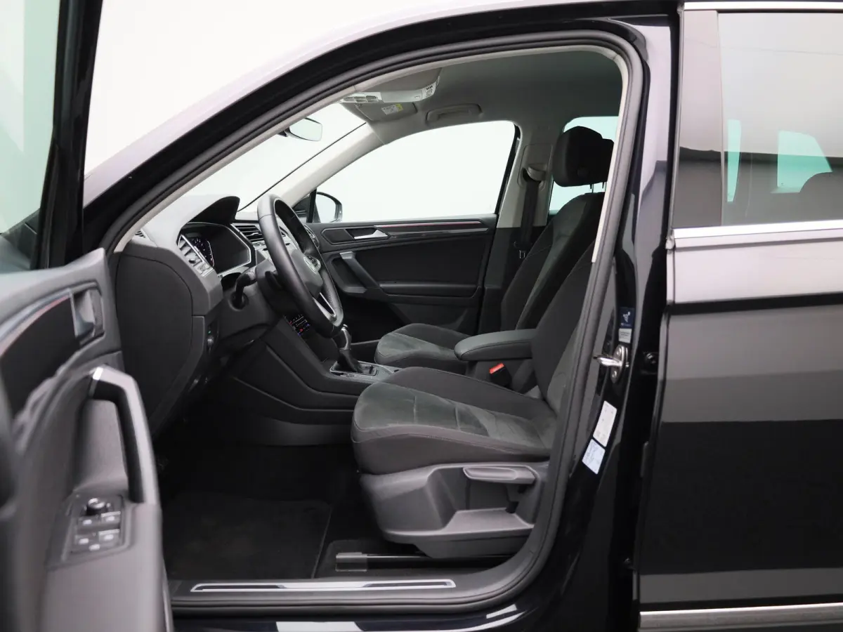 1.5 TSI Elegance 150 PK| Dealeronderhouden | Trekhaak | Navigatie | Achteruitrijcamera | Climatronic ( 3 zones ) | Parkeersensoren + Assistent | Achterklep Elektrisch