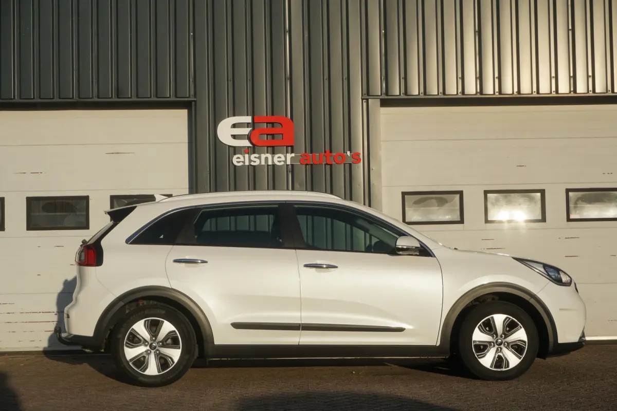 1.6 GDi Hybrid DynamicLine | CAMERA | TREKHAAK | WIT METALLIC |