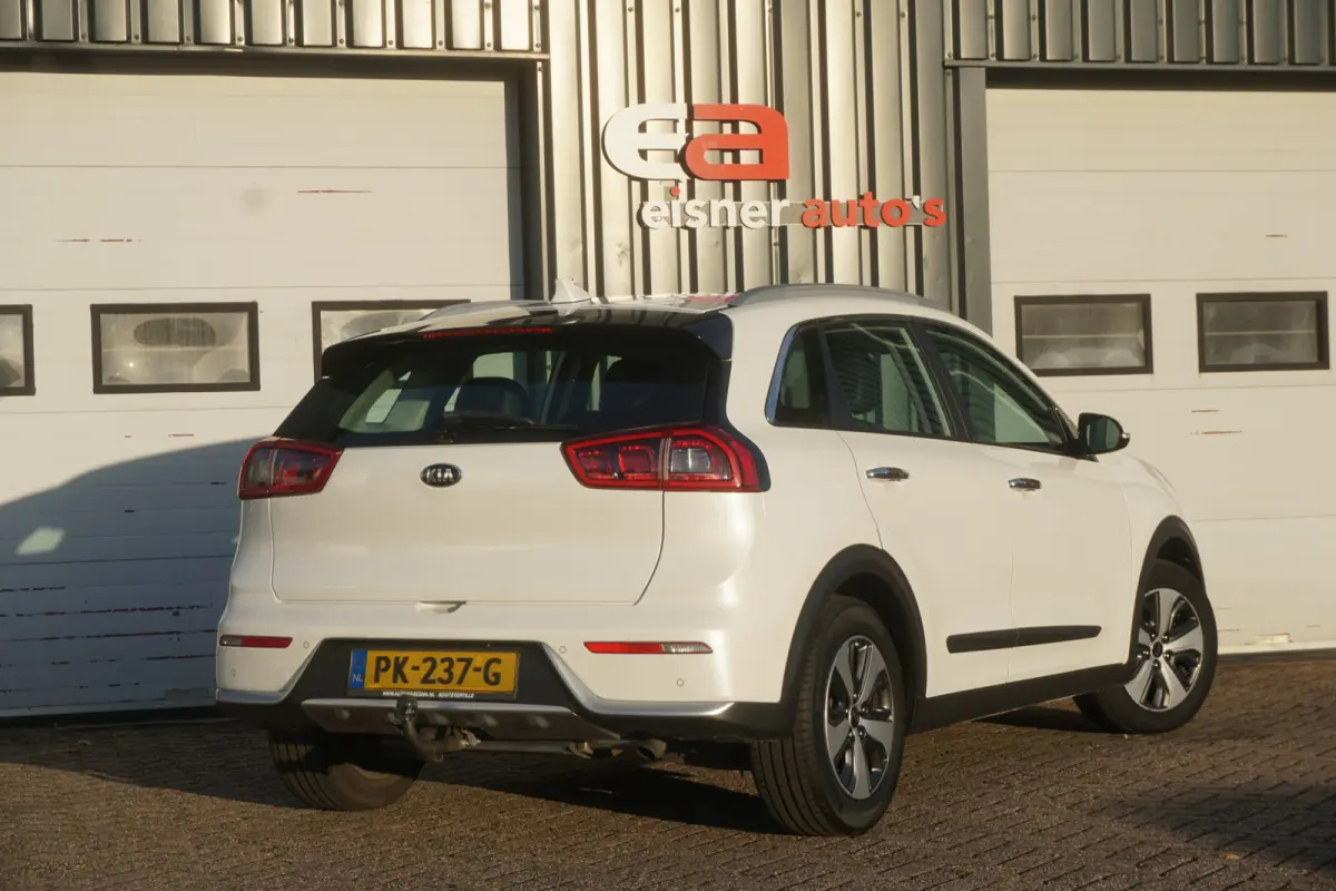 1.6 GDi Hybrid DynamicLine | CAMERA | TREKHAAK | WIT METALLIC |