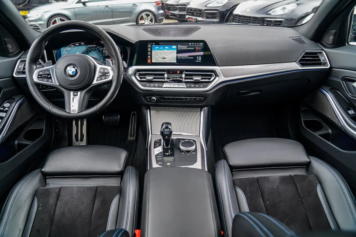 M340i xDrive High Executive | Schuifdak | Mosselman Tuning | Head up | Carplay | HarmanKardon | Stuurwielverwarming