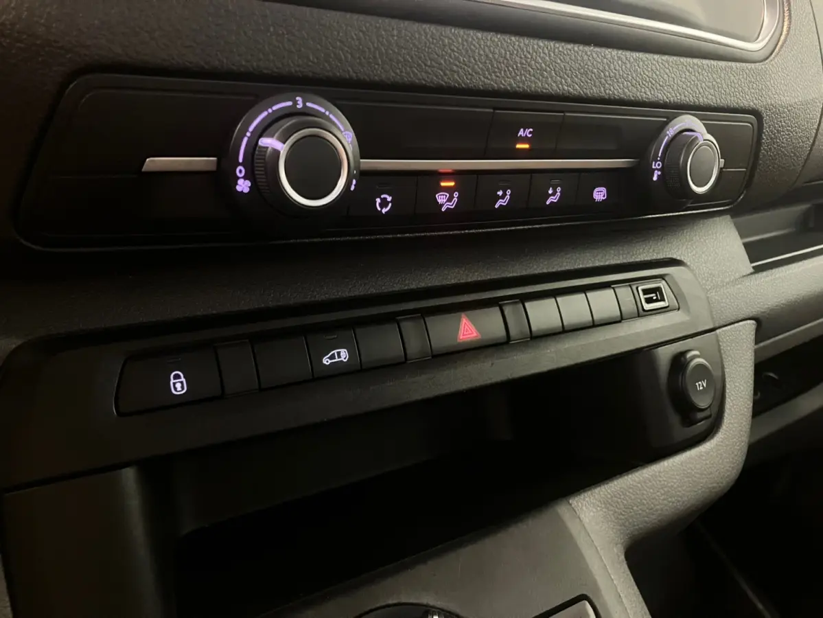 L3H1 Innovation 2.0 CDTI Automaat | Camera | Navigatie | Betimmering | Trekhaak |