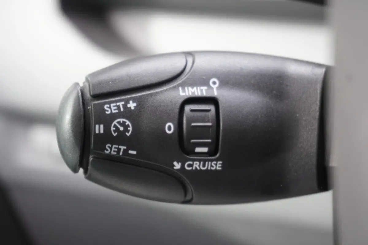 1.5 BlueHDI L2 EURO 6 - Airco - Cruise - Carplay - €13.900,- Excl.