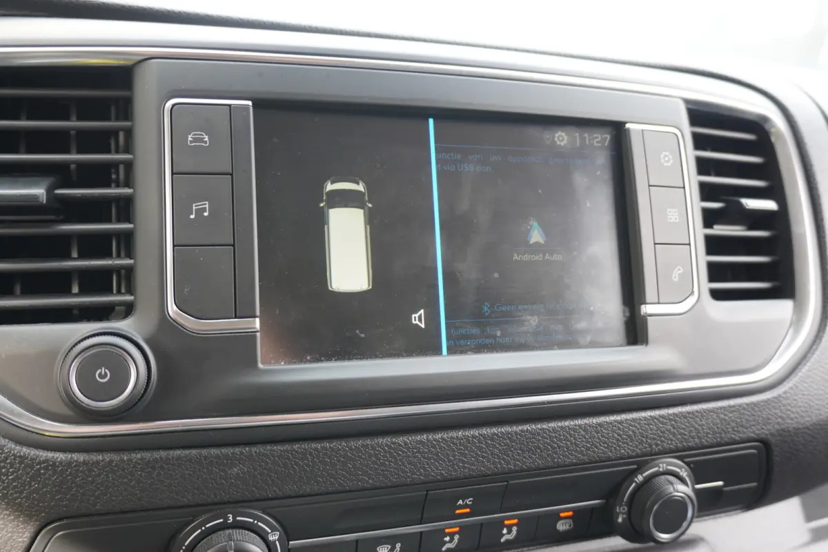 1.5 BlueHDI L2 EURO 6 - Airco - Cruise - Carplay - €13.900,- Excl.