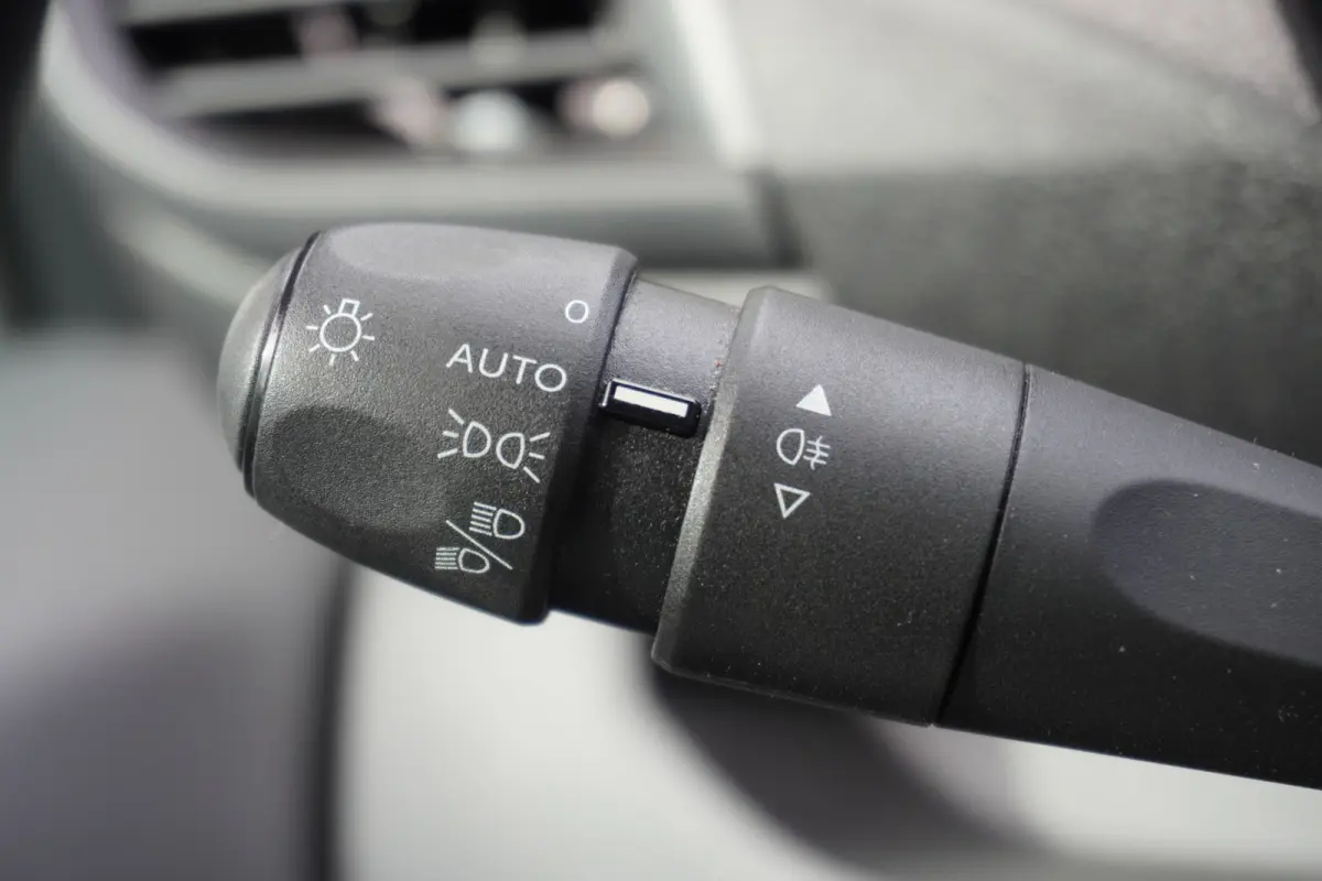 1.5 BlueHDI L2 EURO 6 - Airco - Cruise - Carplay - €13.900,- Excl.