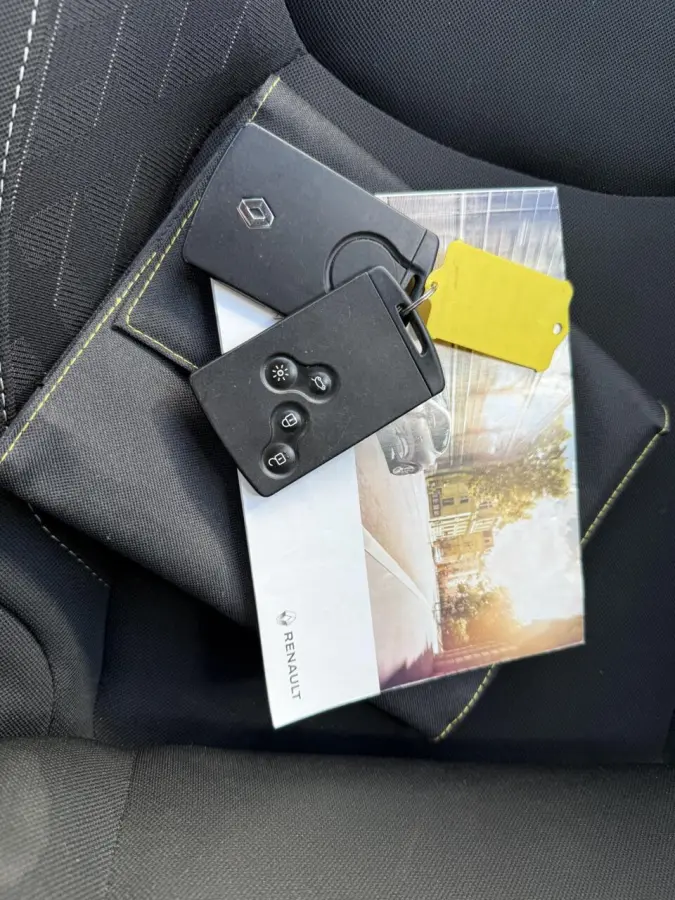 0.9 TCe Limited | Carplay | Keyless | Historie!