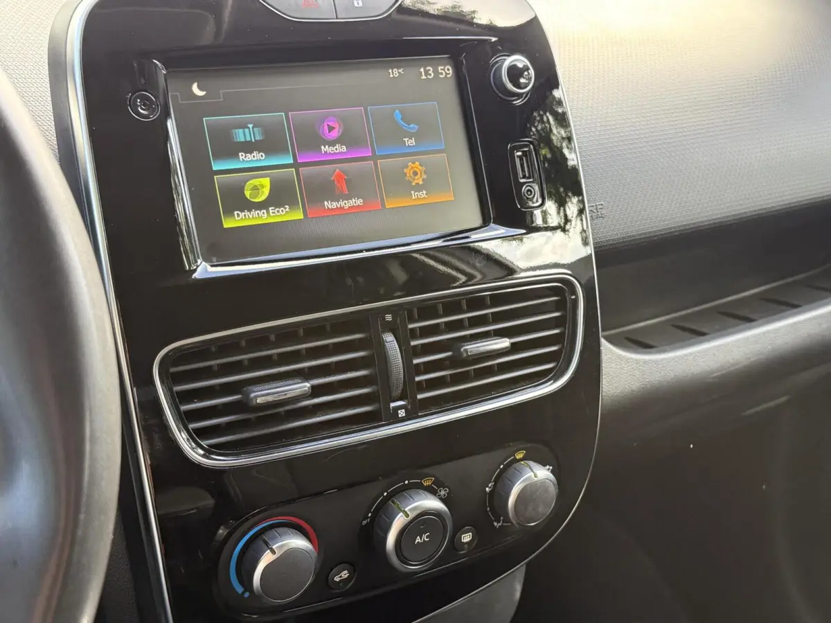 0.9 TCe Limited | Carplay | Keyless | Historie!