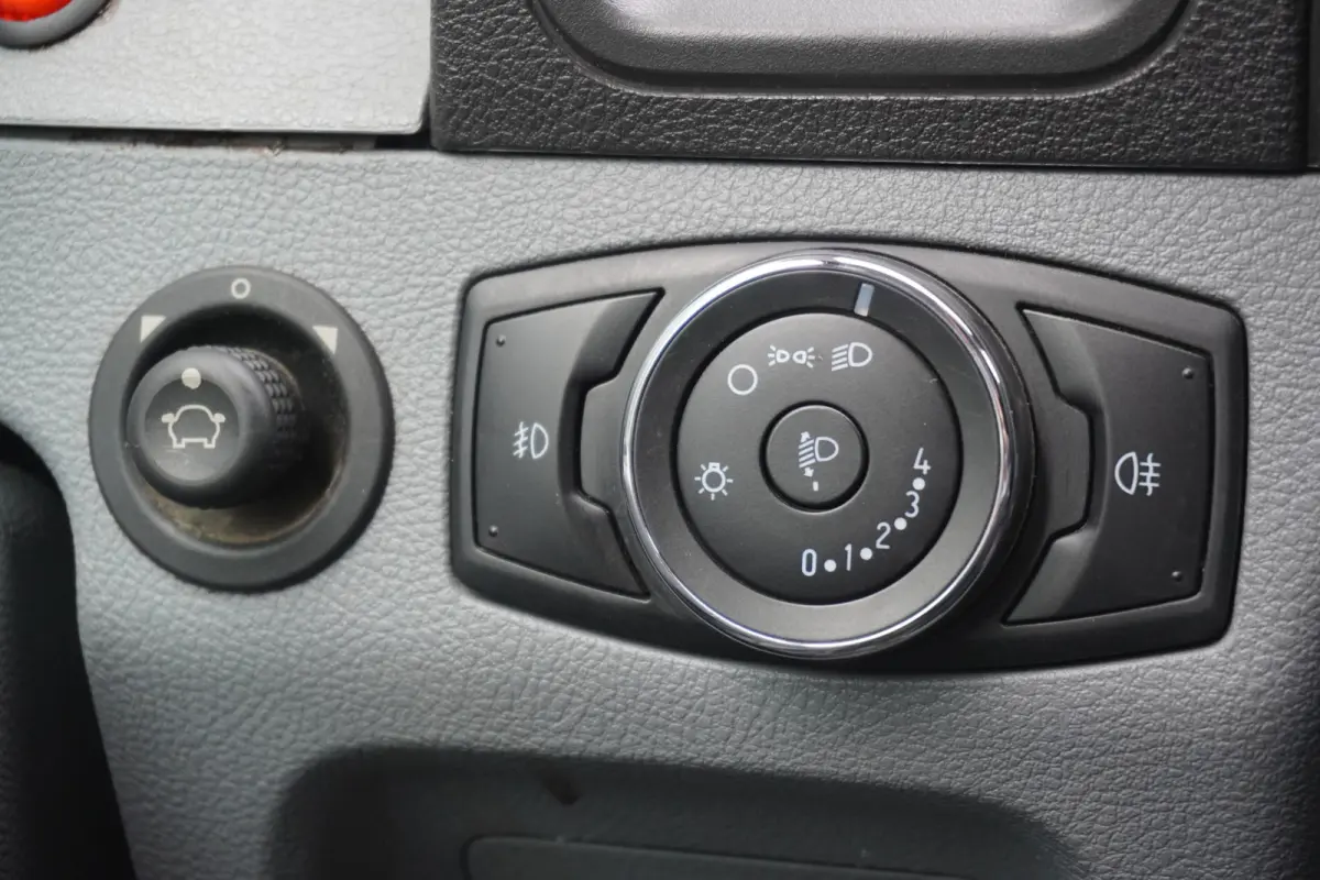 2.0 TDCI 130PK L3H2 EURO 6 - Airco - Cruise - PDC - €11.900,- Excl.