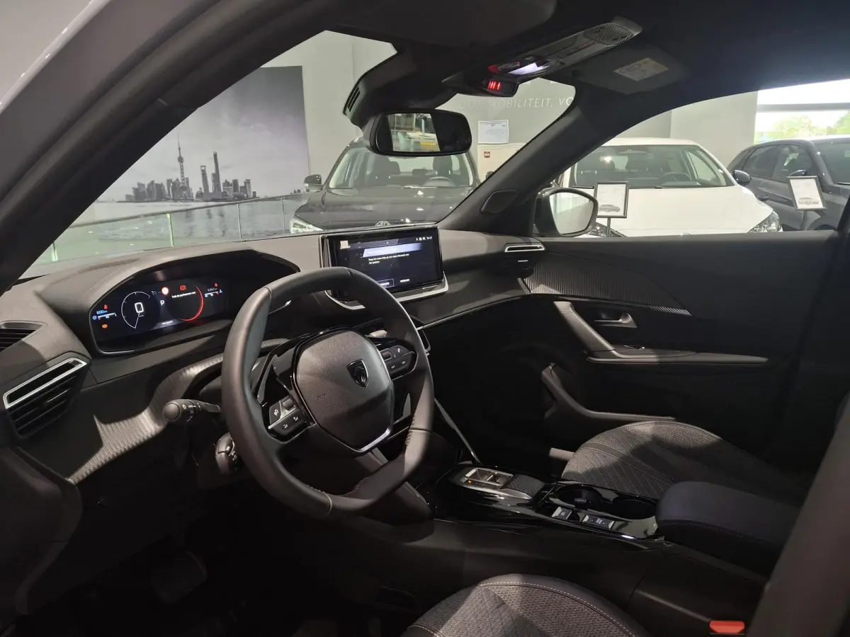 1.2 PureTech 100 Allure | Navigatie | Climate control | Apple Carplay/Android Auto