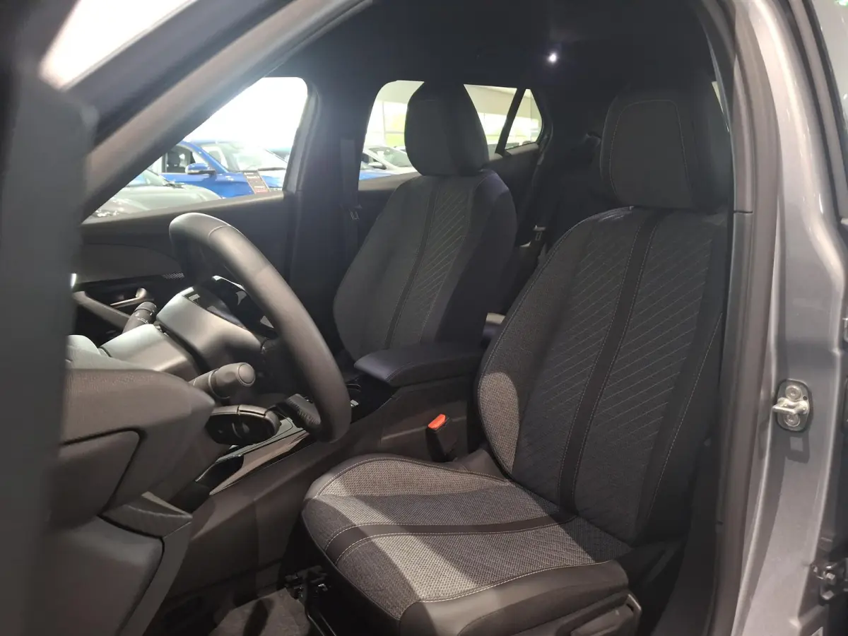 1.2 PureTech 100 Allure | Navigatie | Climate control | Apple Carplay/Android Auto