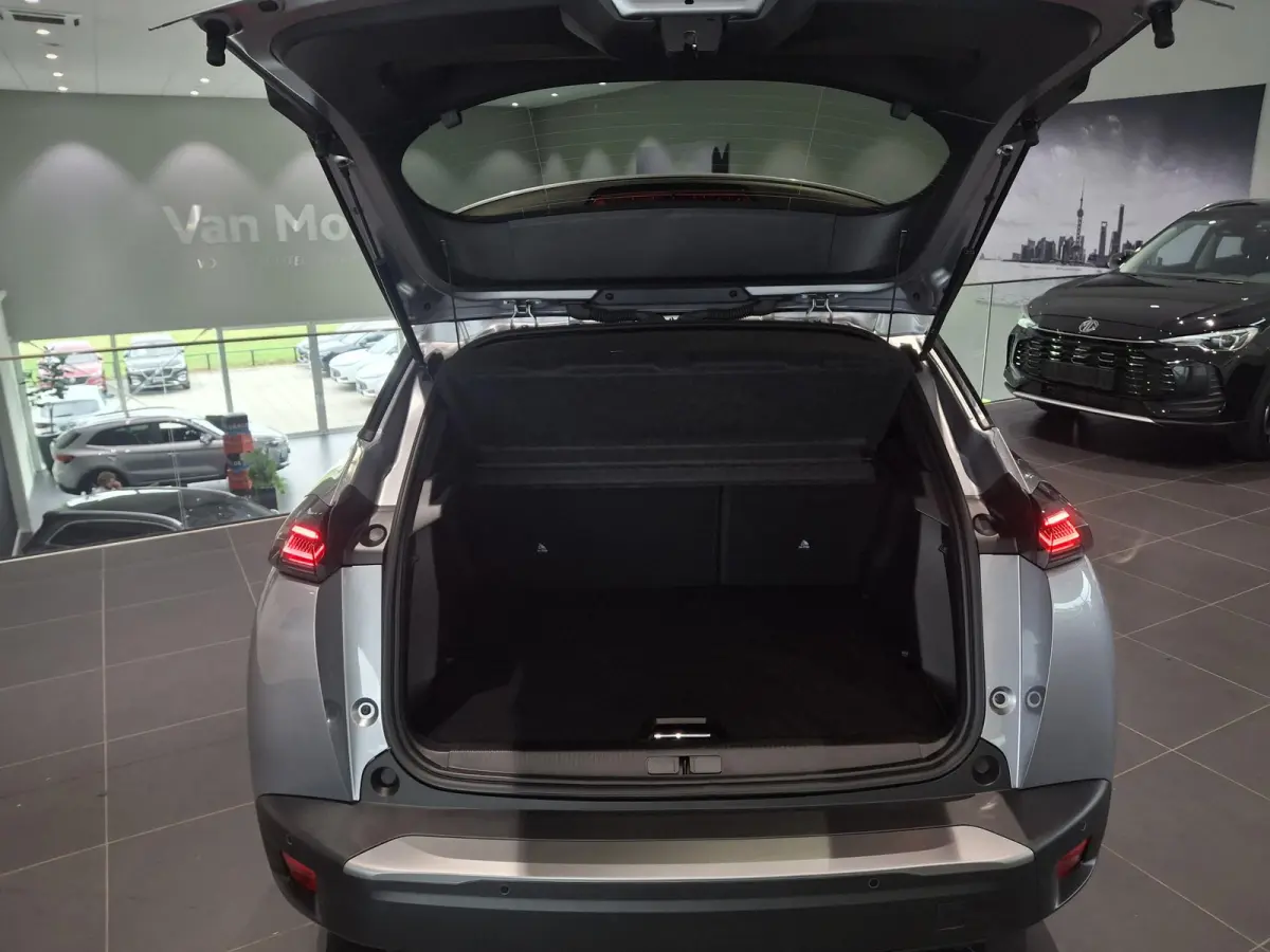 1.2 PureTech 100 Allure | Navigatie | Climate control | Apple Carplay/Android Auto