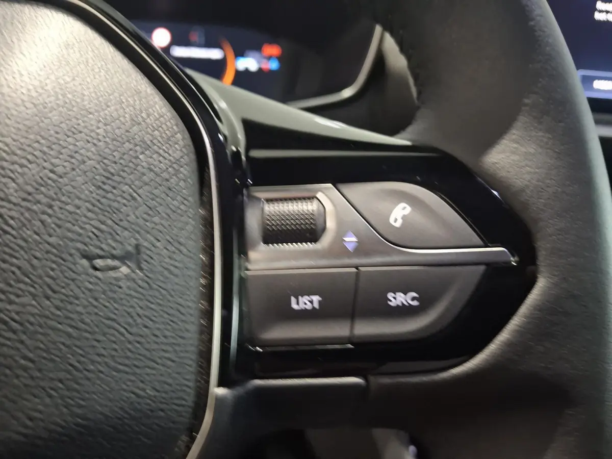 1.2 PureTech 100 Allure | Navigatie | Climate control | Apple Carplay/Android Auto