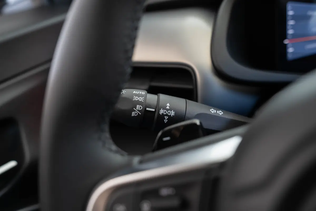 1.2 e-Hybrid Summit | Stoel & Stuurverwarming | Camera | Navigatie | Parkeersensoren | Apple Carplay & Android Auto |